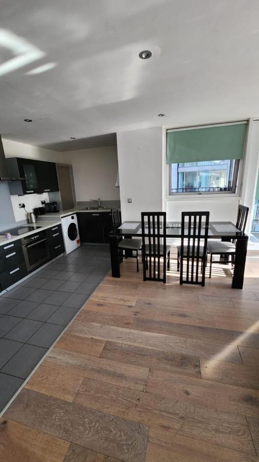 Luxury 2 Bed Apartment Excel London Luaran gambar